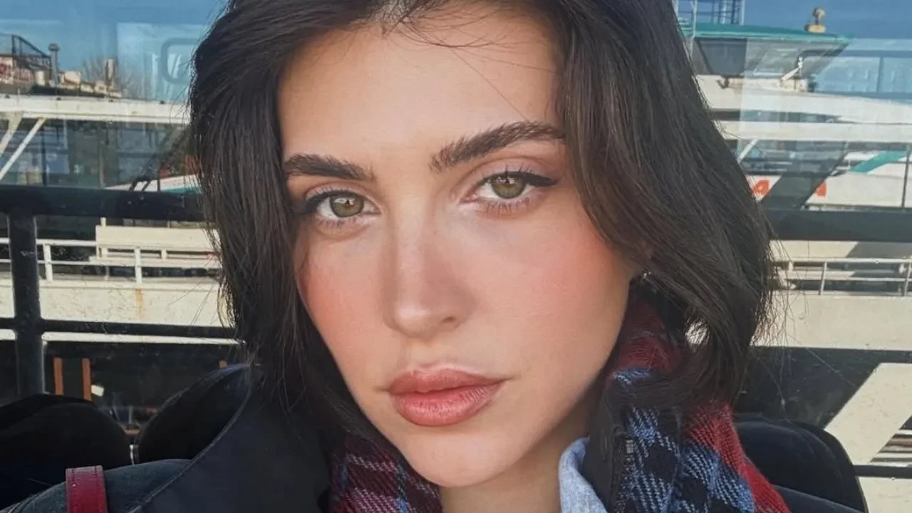 Beyza Gümülcine kimdir? Beyza Gümülcine kaç yaşında, aslen nereli? Beyza Gümülcine evli mi?