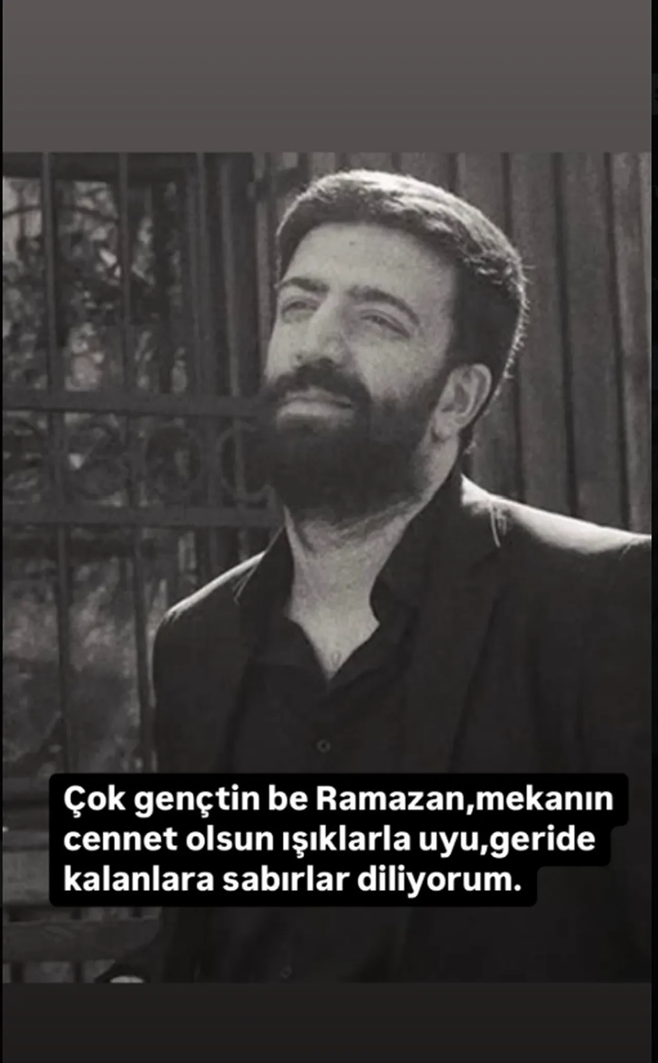 Çağatay Ulusoy, Ramazan Tetik'in cenazesi kalktıktan sonra paylaşım yaptı! Hayranlarından sert tepki