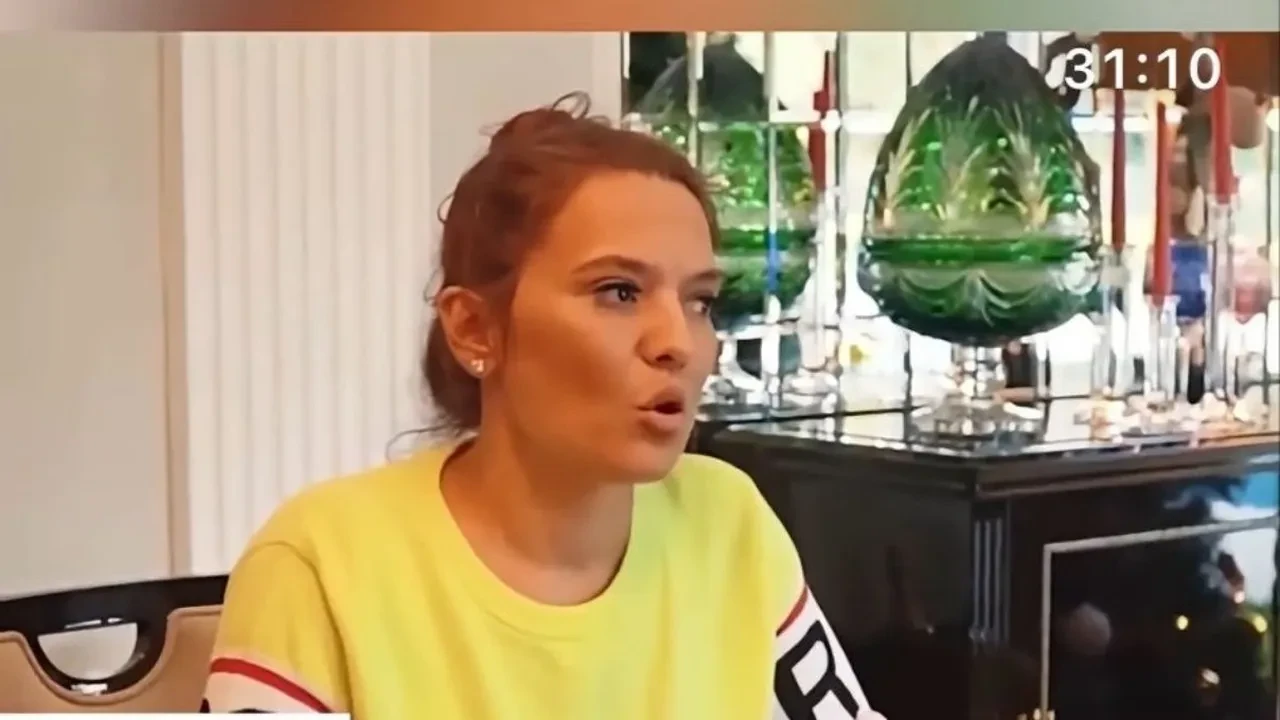 Demet Akalın’dan sosyal medya reklamına sert tepki! “Bu da bugünün dolandırıcısı!