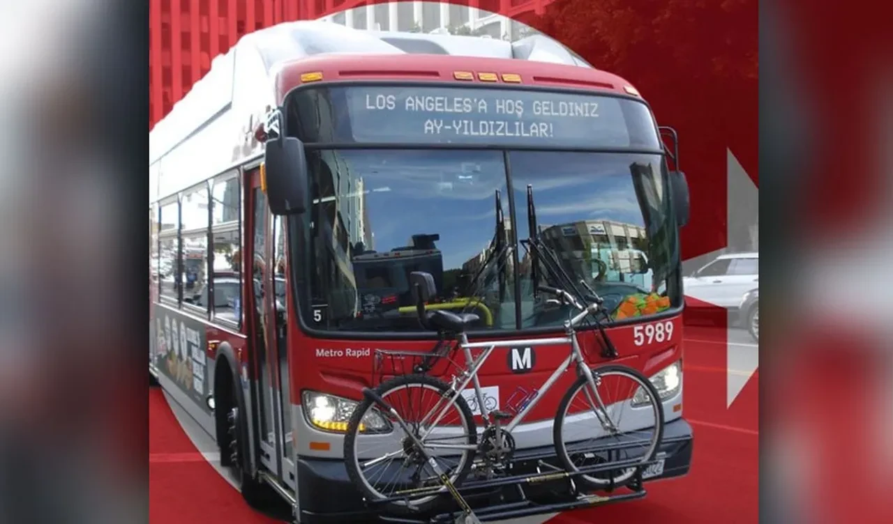 Dünya Kupası biletinin ardından Los Angeles’taki otobüslere 'Hoş geldiniz Ay Yıldızlılar' yazıldı