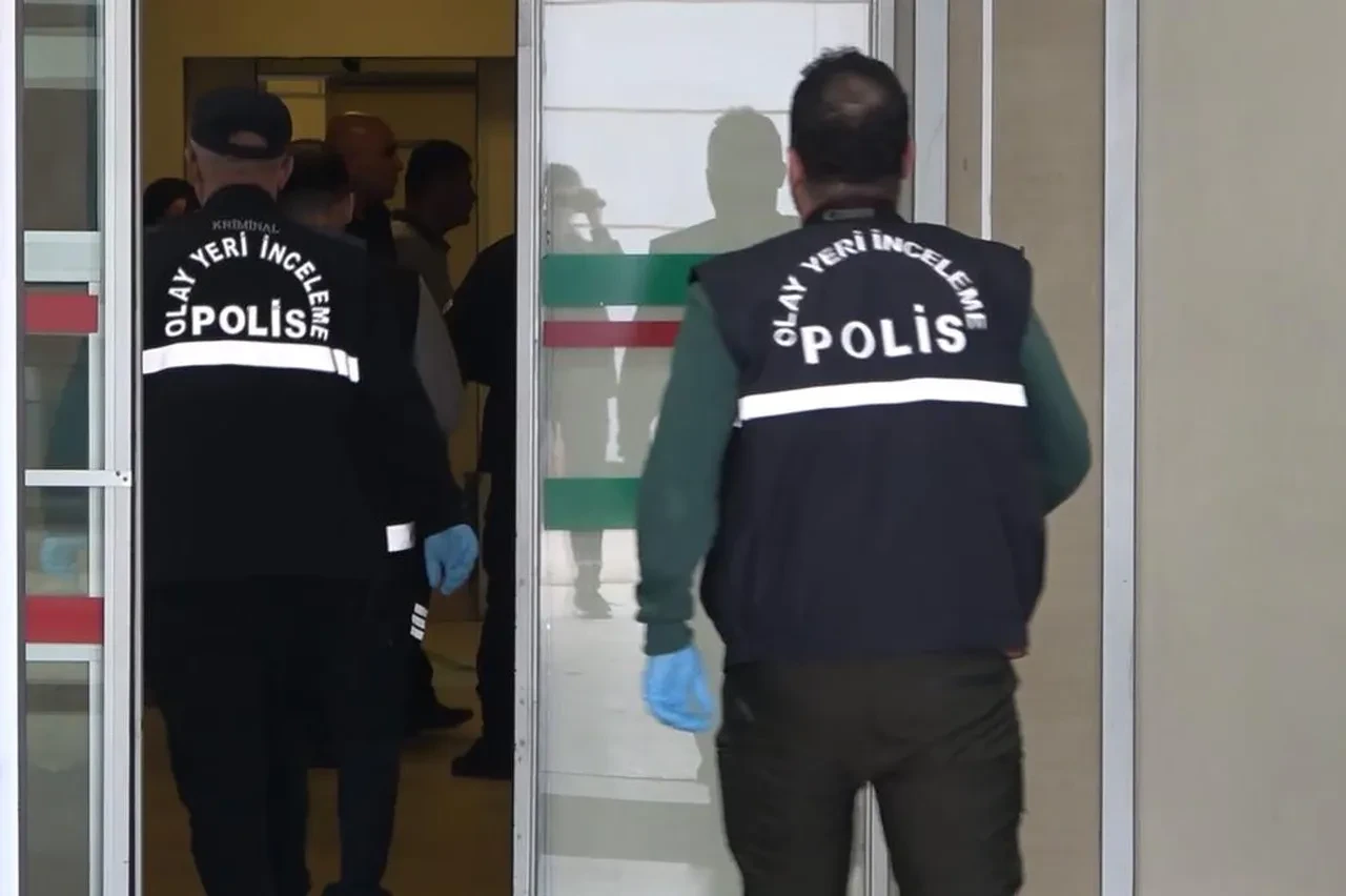 Hastanede 'namus' dehşeti! Nikahsız birliktelikten doğan bebeklerinin fotoğrafını paylaşan çifte bıçaklı saldırı 