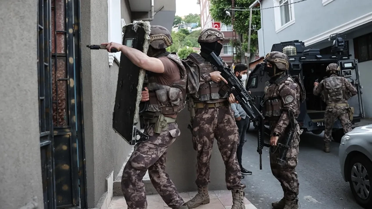 İzmir merkezli 3 ilde DEAŞ operasyonu! Çok sayıda gözaltı var