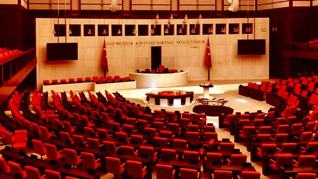 Meclis'ten geçti: Bedelli askerlik ücreti 417 bin liraya yükseldi! ÖTV'siz araç düzenlemesinde yeni dönem başlıyor