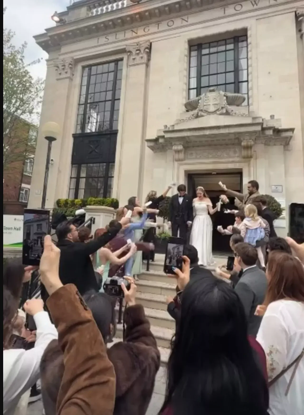 Oyuncu Serel Yereli evlendi! Edis çiçeği kopmak için mücadele verdi