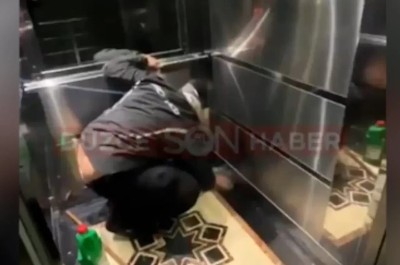 Pizzanın promosyonunu yiyip asansöre idrarını yaptı! Yakalanan kuryeye asansör böyle temizletildi 