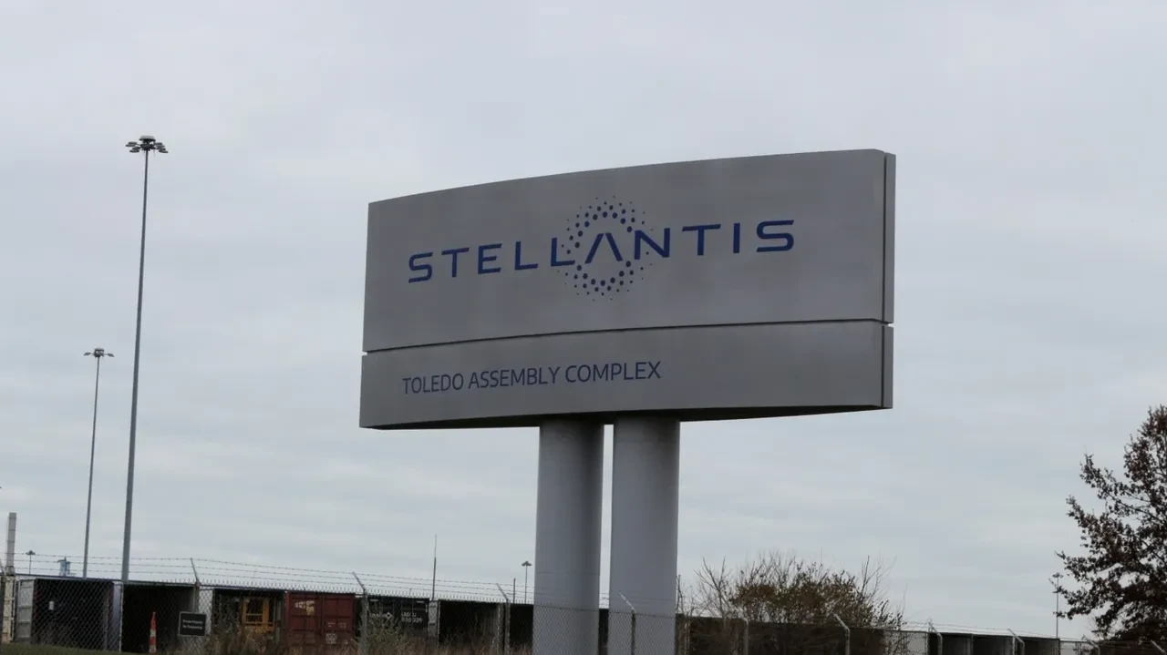 Stellantis’ten dev geri çağırma: 700 bin araçta yangın riski alarmı