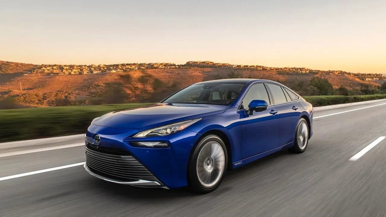 Toyota hidrojen ısrarını sürdürüyor