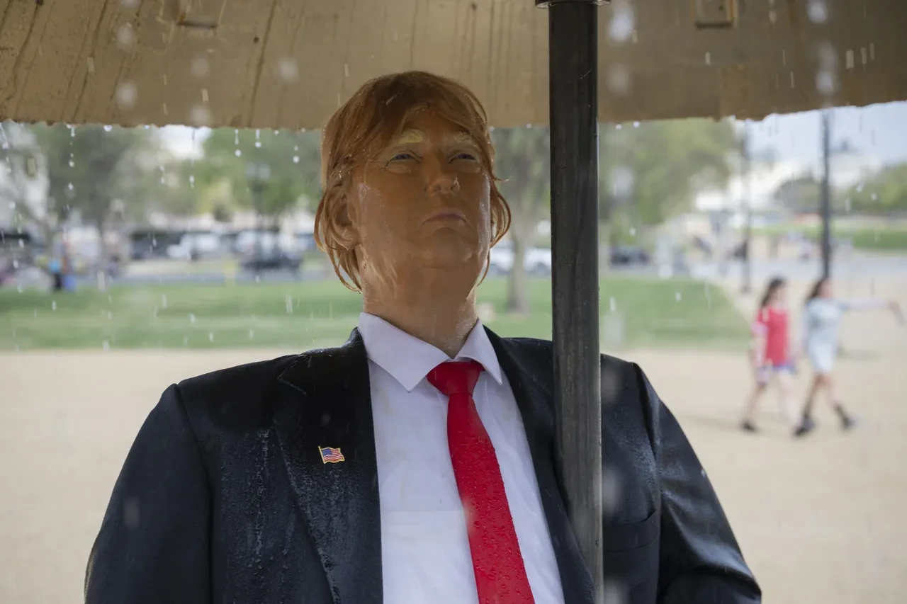 Donald Trump heykeli
