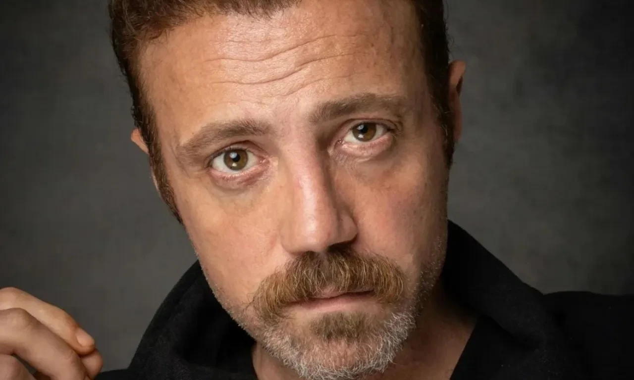 Uzak Şehir dizisinde Meryem'in eşi Feyyaz kimdir? Feyyaz'ı oynayan Ahmet Varlı kimdir, kaç yaşında? Ahmet Varlı'nın oynadığı diziler merak edildi