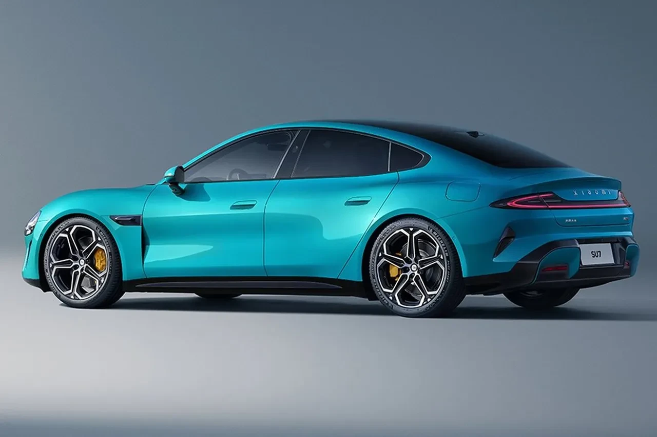 Xiaomi CEO'su canlı yayında araba parçalayacak