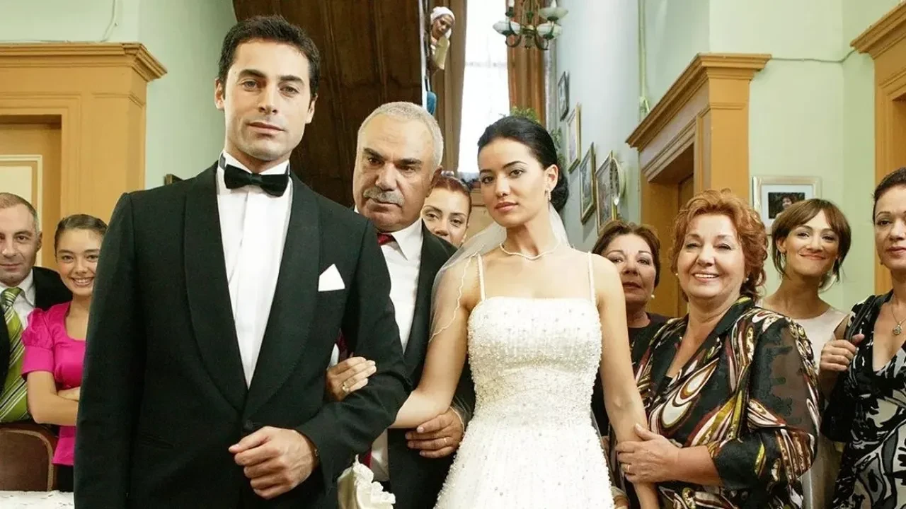 Yaprak Dökümü dizisi yeniden mi başlayacak? Yaprak Dökümü 2. sezon olacak mı?