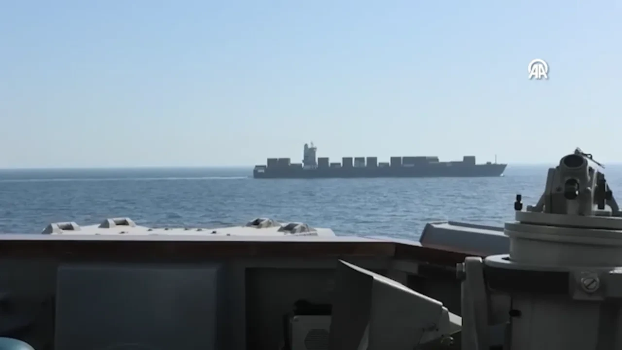 ABD'nin el koyduğu İran gemisine operasyon anları