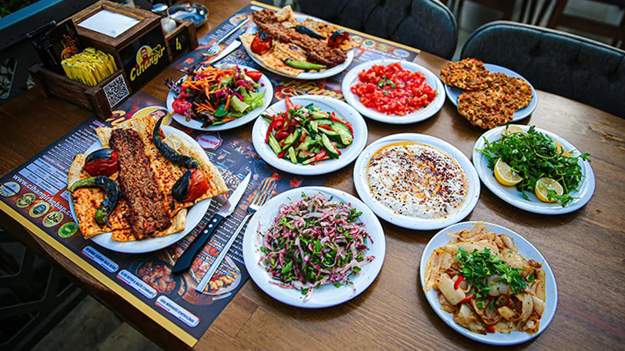 Akaryakıt fiyatları yemek maliyetini vurdu: Tabildota yüzde 20 zam geliyor