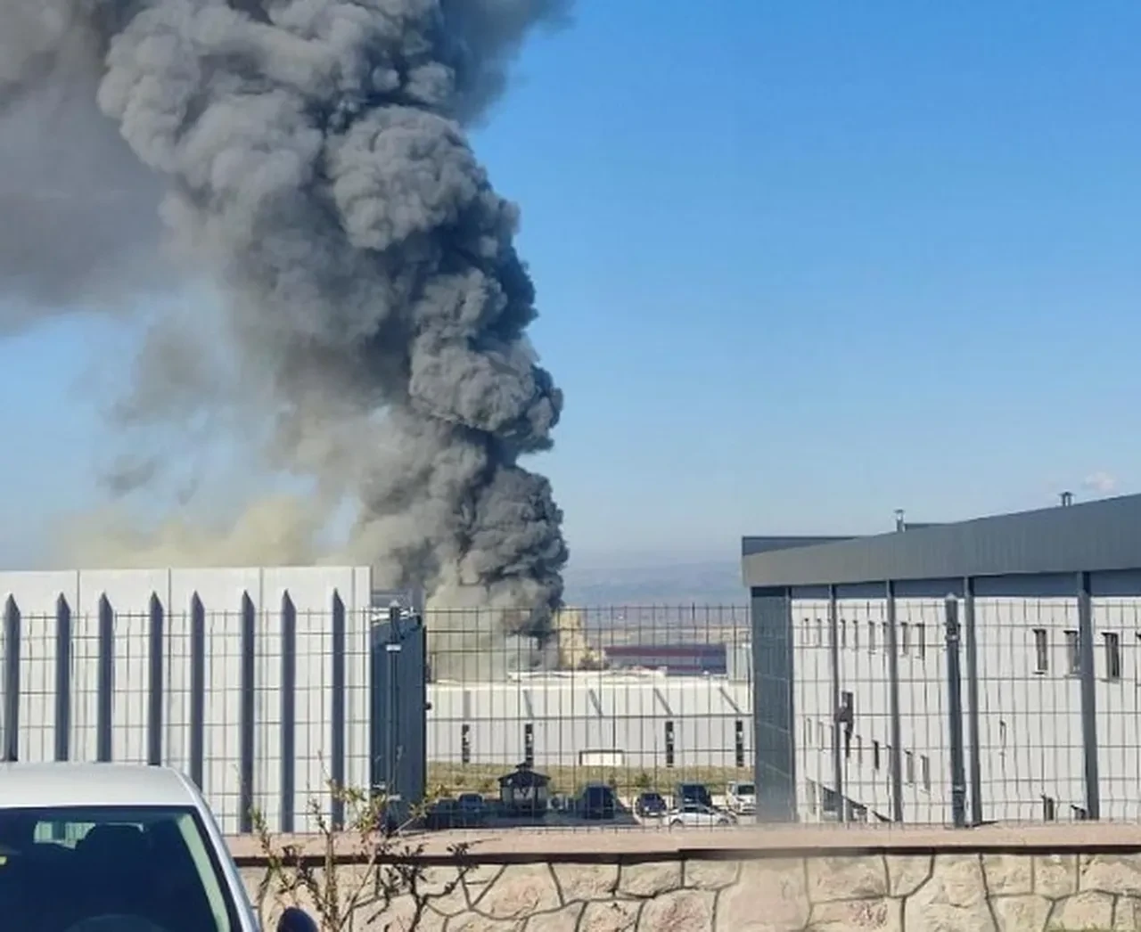 Ankara'da fabrika yangını! Çok sayıda ekip sevk edildi