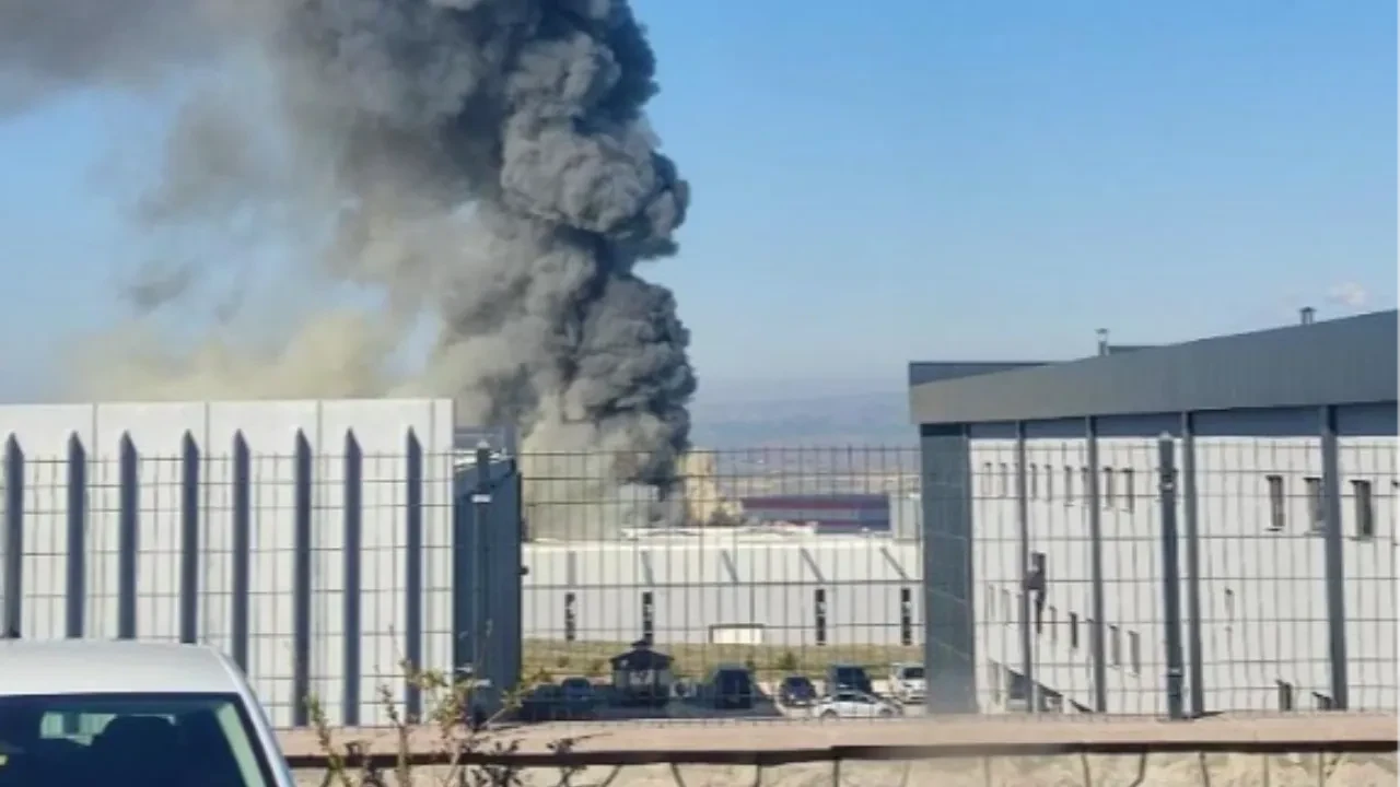 Ankara'da fabrika yangını! Çok sayıda ekip sevk edildi
