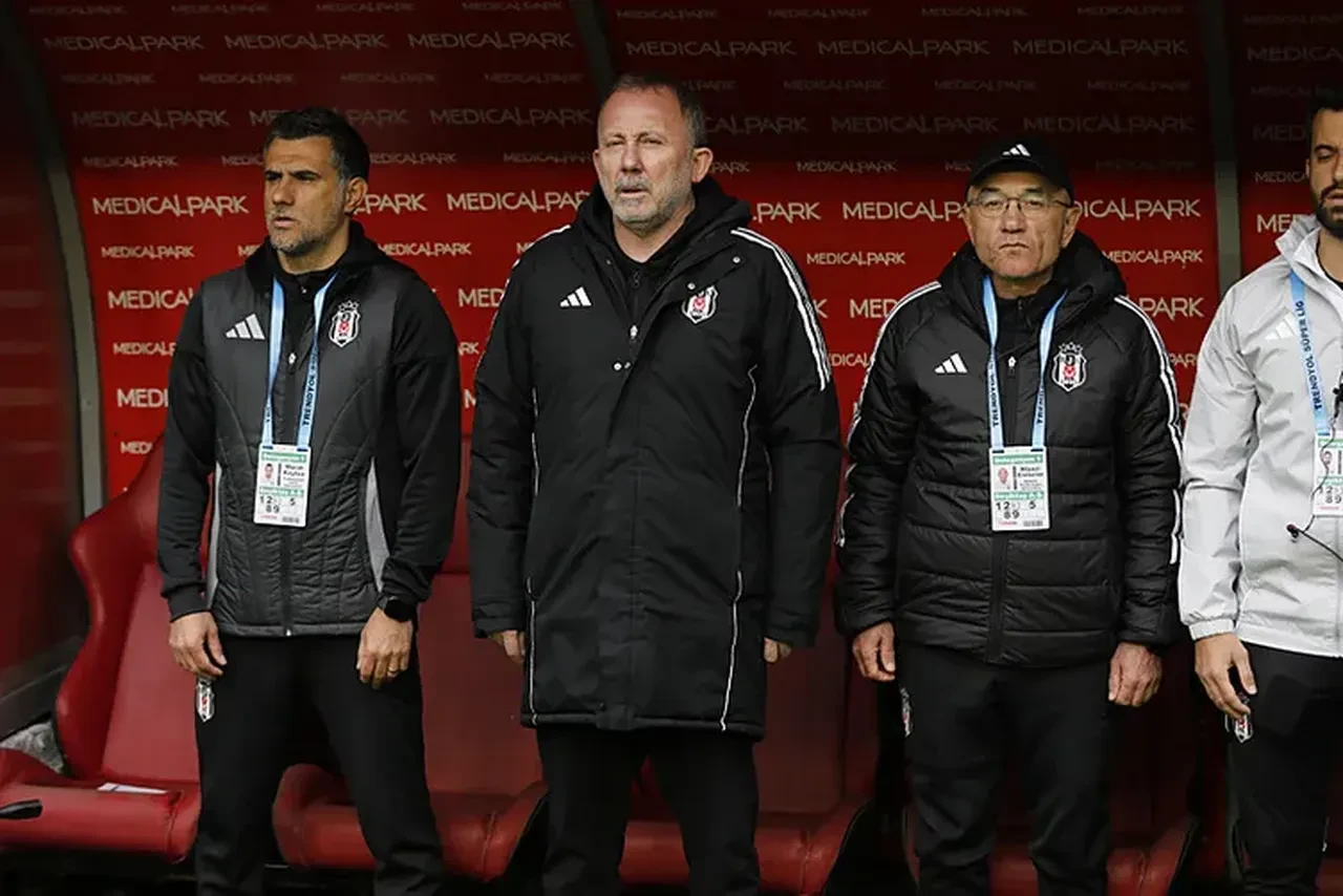 Beşiktaş'ta ilk bilet kesildi: Genç yıldızla yollar ayrılıyor! 