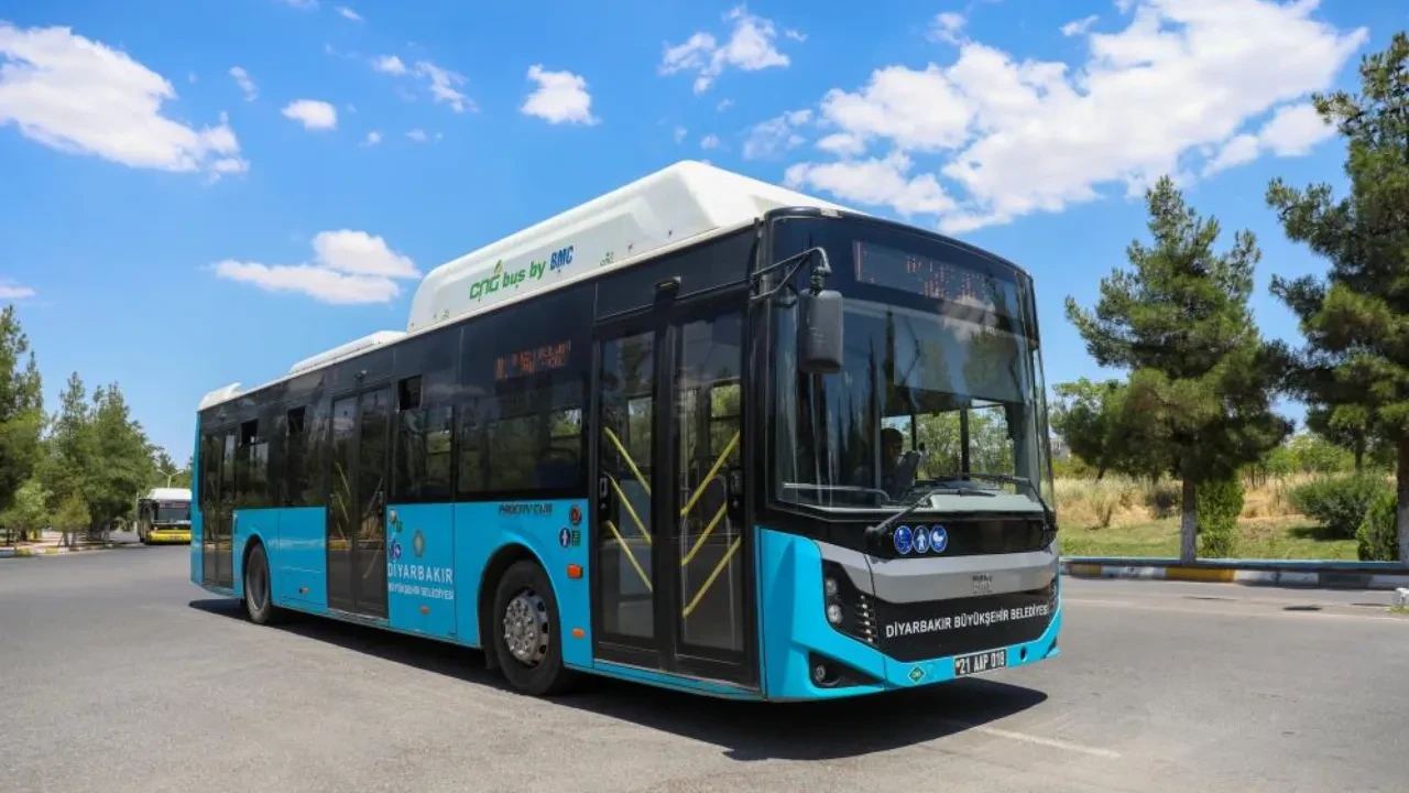 Diyarbakır'da otobüste unutulan çok sayıda altın sahibine teslim edildi