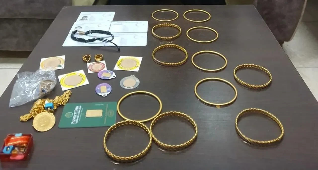 Diyarbakır'da otobüste unutulan çok sayıda altın sahibine teslim edildi