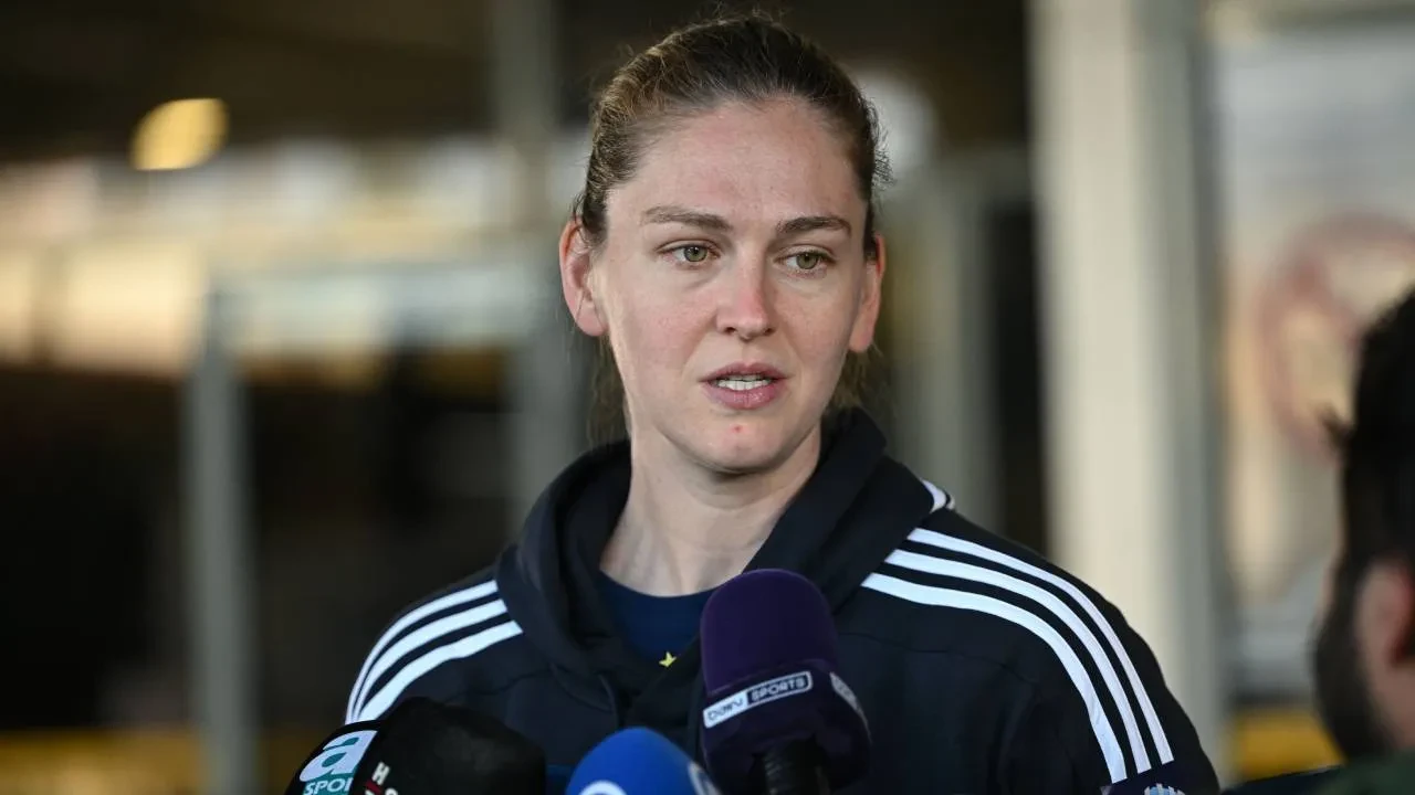 EuroLeague şampiyonu Fenerbahçe yurda döndü! Sarı-lacivertlilerden kupayla gövde gösterisi