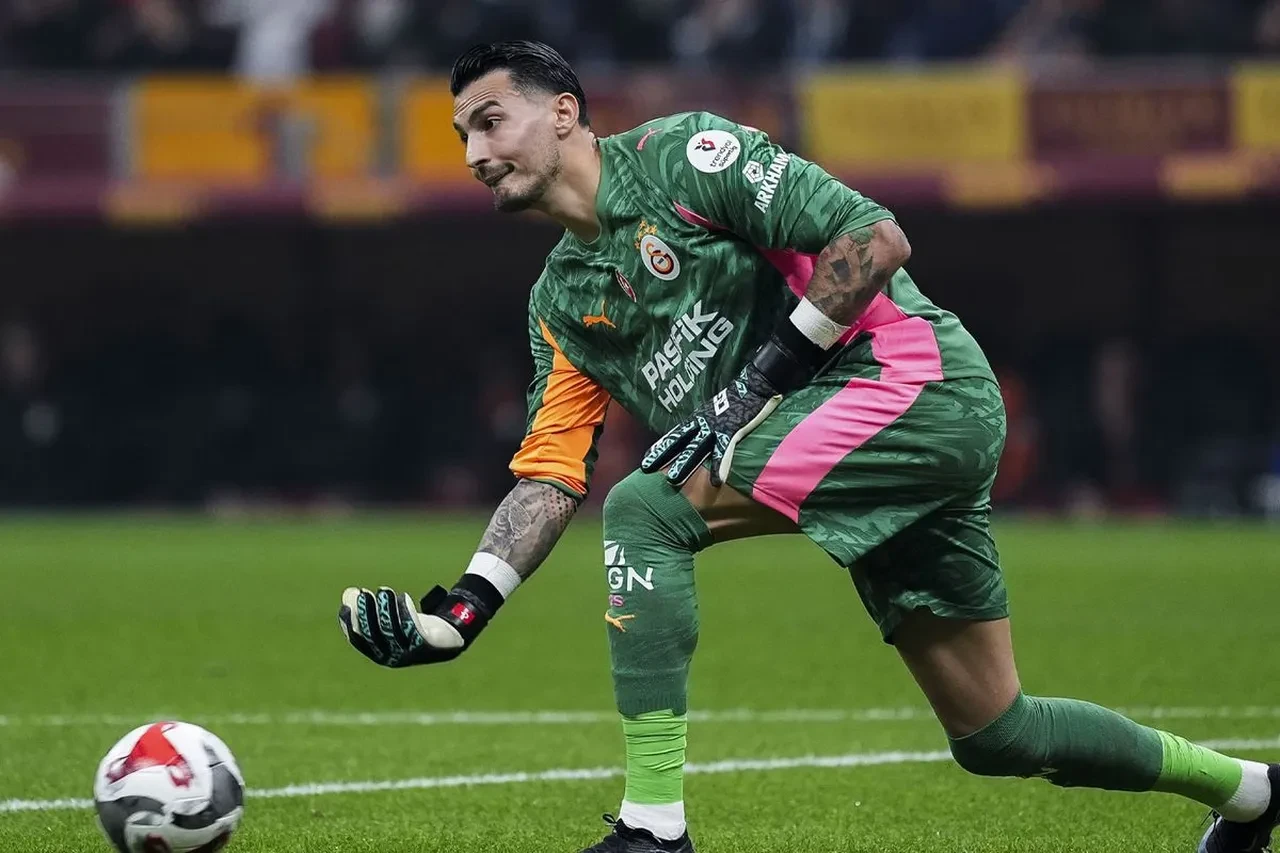 Galatasaray'da sürpriz Uğurcan Çakır kararı! İtalyan devi peşindeydi: Yönetimden beklenmedik hamle...