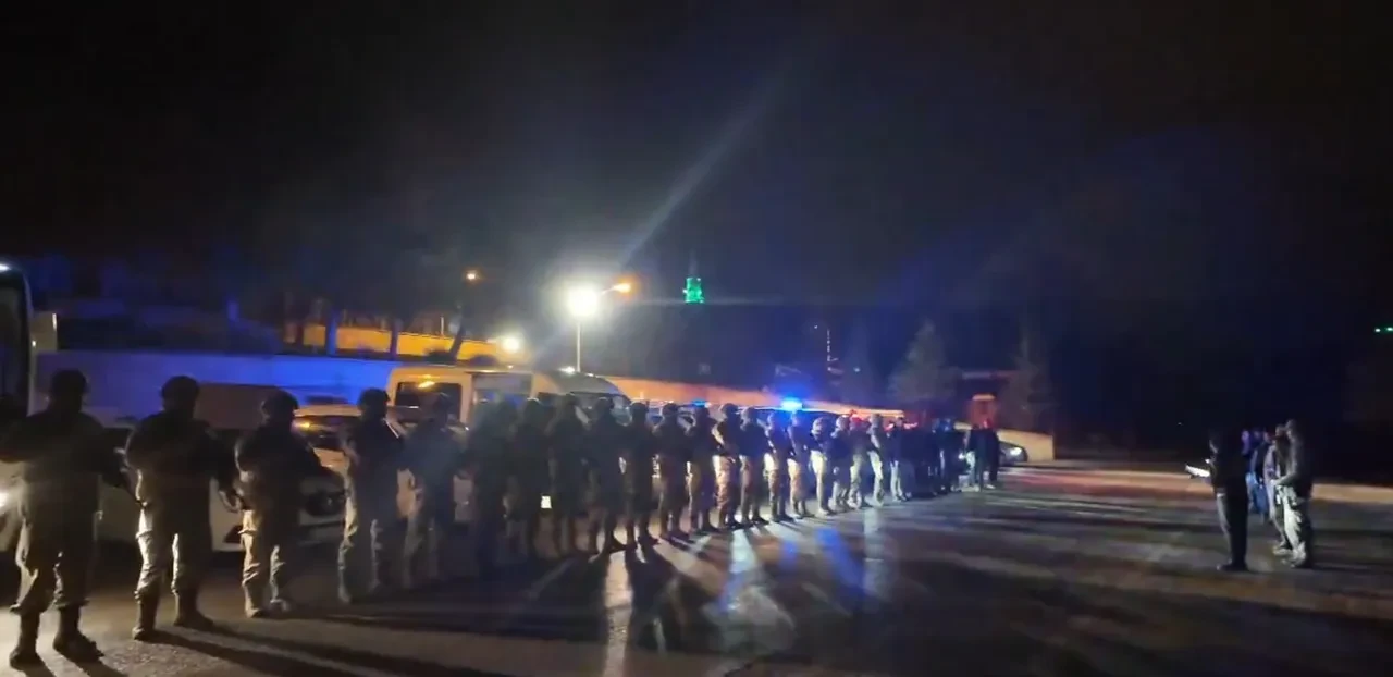 İçişleri Bakanlığı duyurdu! 24 ilde DEAŞ'a operasyon: Çok sayıda gözaltı var