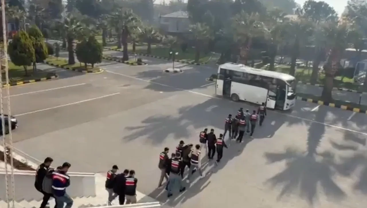 İçişleri Bakanlığı duyurdu! 24 ilde DEAŞ'a operasyon: Çok sayıda gözaltı var