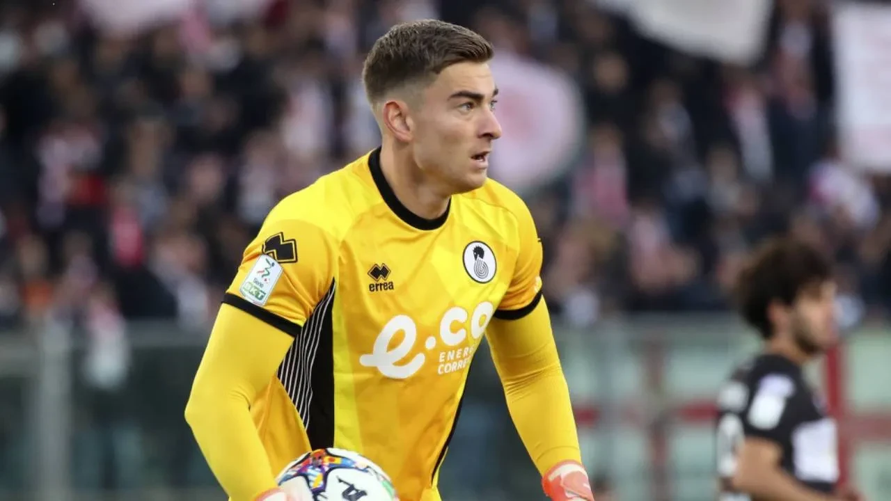 Kaleci Klinsmann'ın maçta boynu kırıldı! İtalya Serie B'de akılalmaz olay