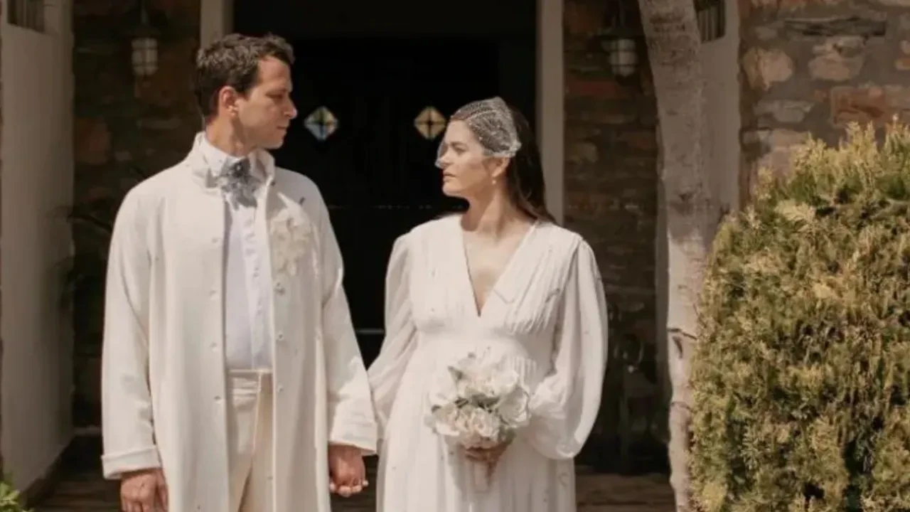 Lara Paşalı Selahattin Paşalı ile düğün fotoğraflarını kaldırdı! Ayrılık iddiaları yeniden alevlendi