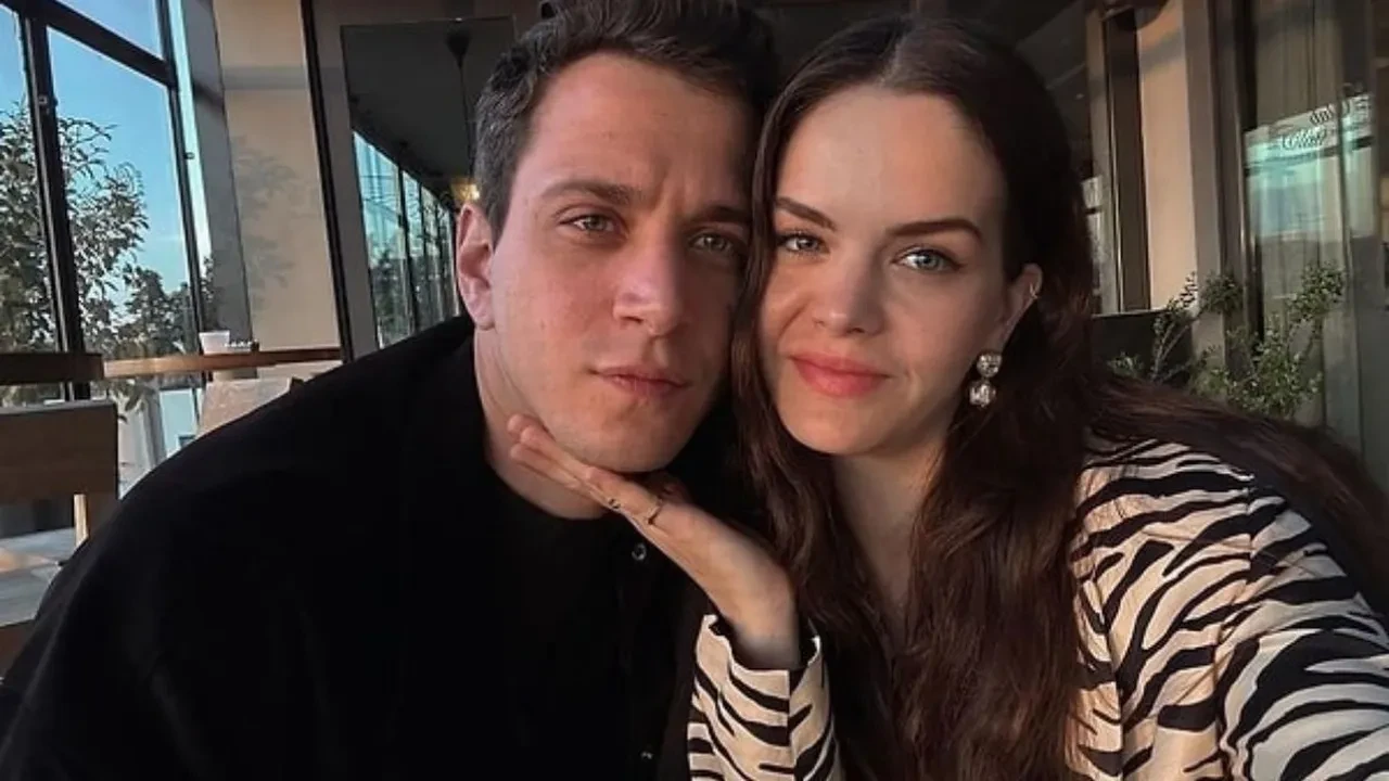 Lara Paşalı Selahattin Paşalı ile düğün fotoğraflarını kaldırdı! Ayrılık iddiaları yeniden alevlendi