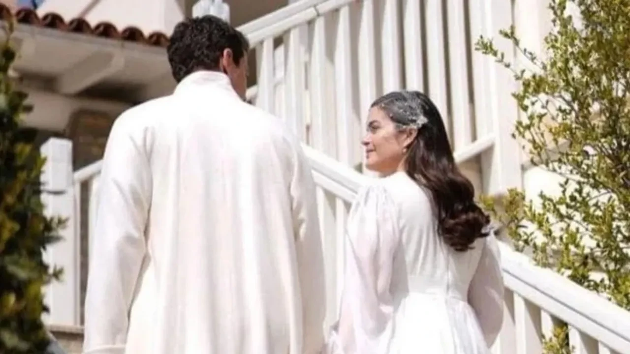 Lara Paşalı Selahattin Paşalı ile düğün fotoğraflarını kaldırdı! Ayrılık iddiaları yeniden alevlendi