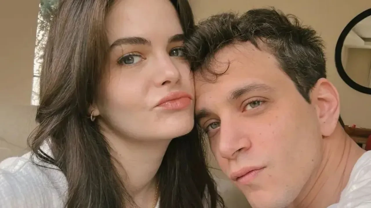 Lara Paşalı Selahattin Paşalı ile düğün fotoğraflarını kaldırdı! Ayrılık iddiaları yeniden alevlendi