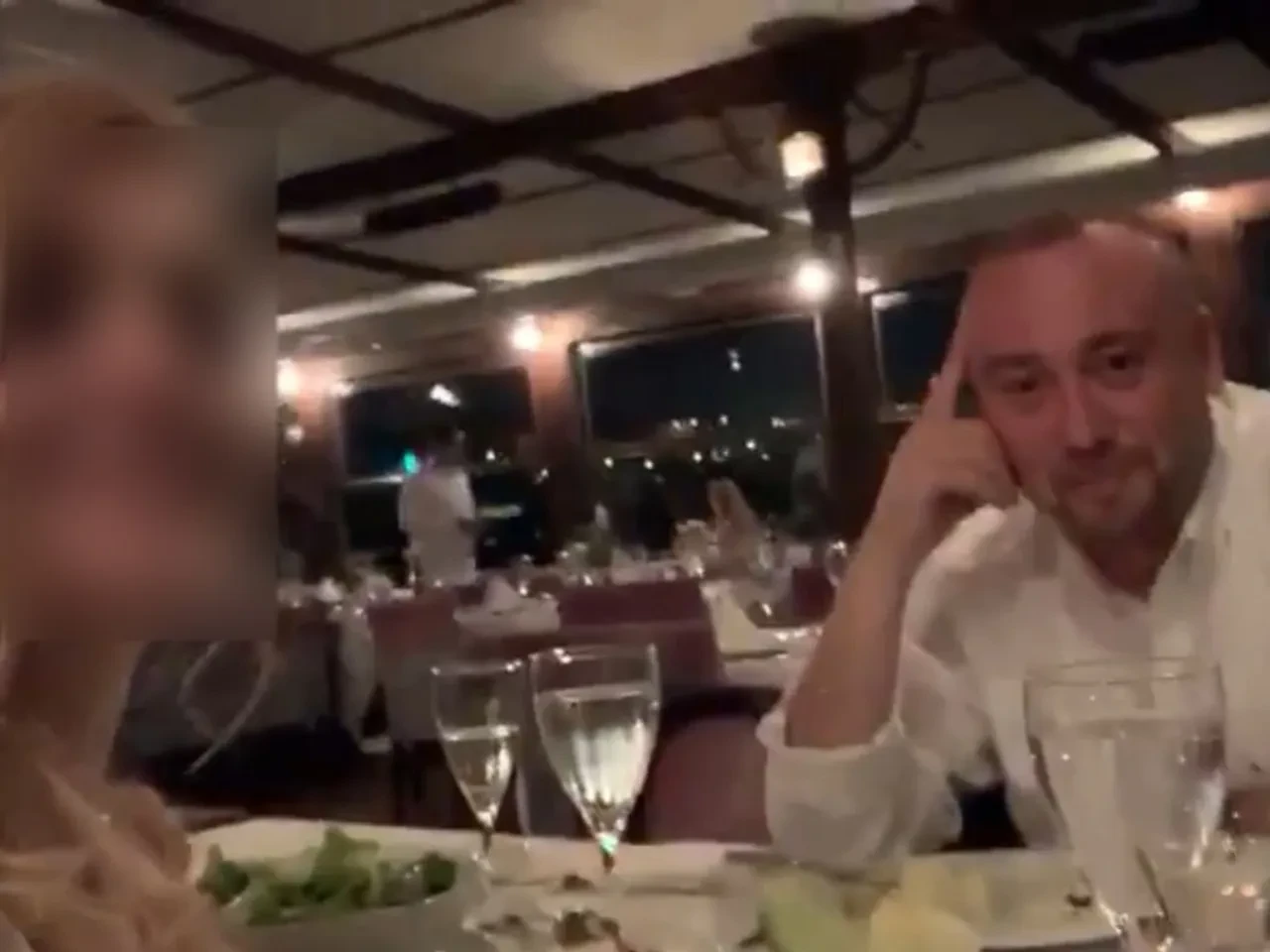 Otel odasında sevgilisiyle yakalanmıştı! CHP'li Özkan Yalım'ın bir başka sevgilisiyle yeni görüntüleri ortaya çıktı