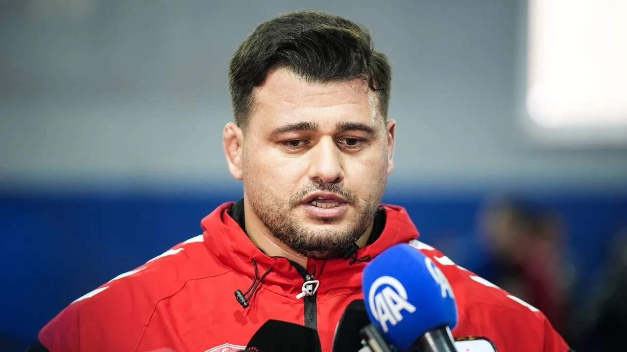 Rıza Kayaalp finale yükseldi! Milli güreşçi "rekor" için mindere çıkacak