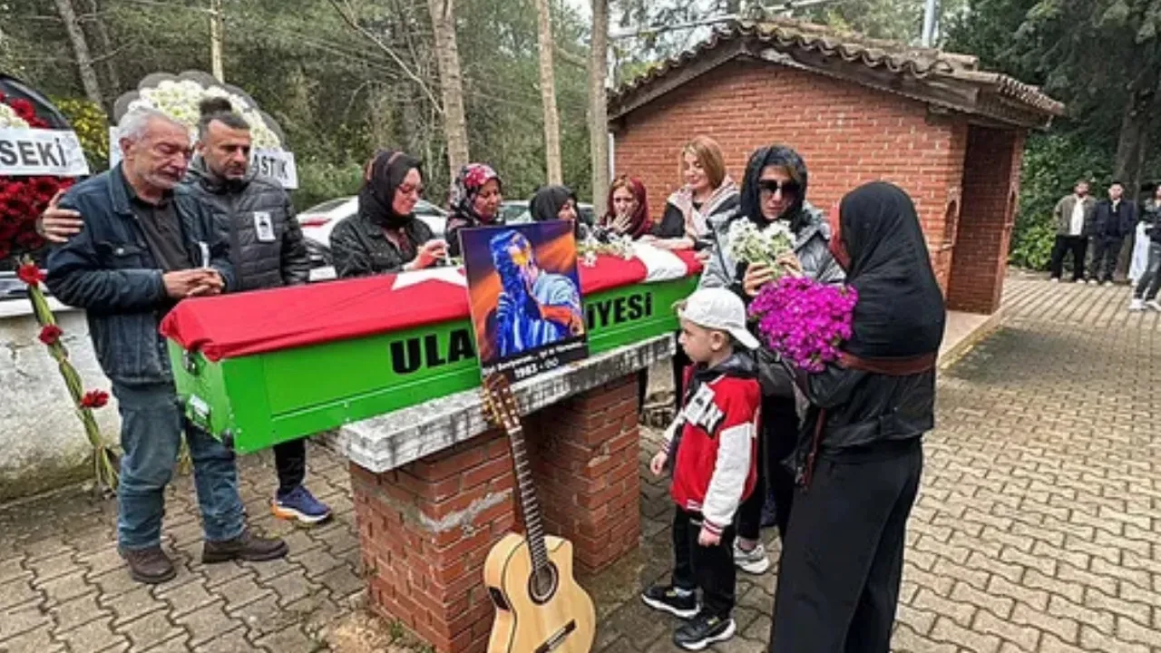 Rıza Tamer’in eski eşi cenazeye mi geldi? Görüntüler iddiaları güçlendirdi