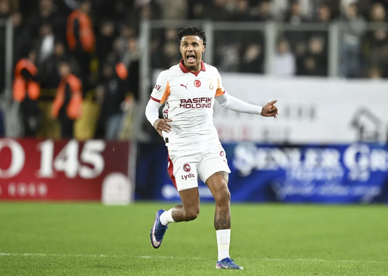 Süper Lig'de şampiyonu dev derbi belirleyecek! İşte şampiyonluk yolunun tüm senaryoları: Fenerbahçe veya Trabzonspor'un şampiyonluğu...