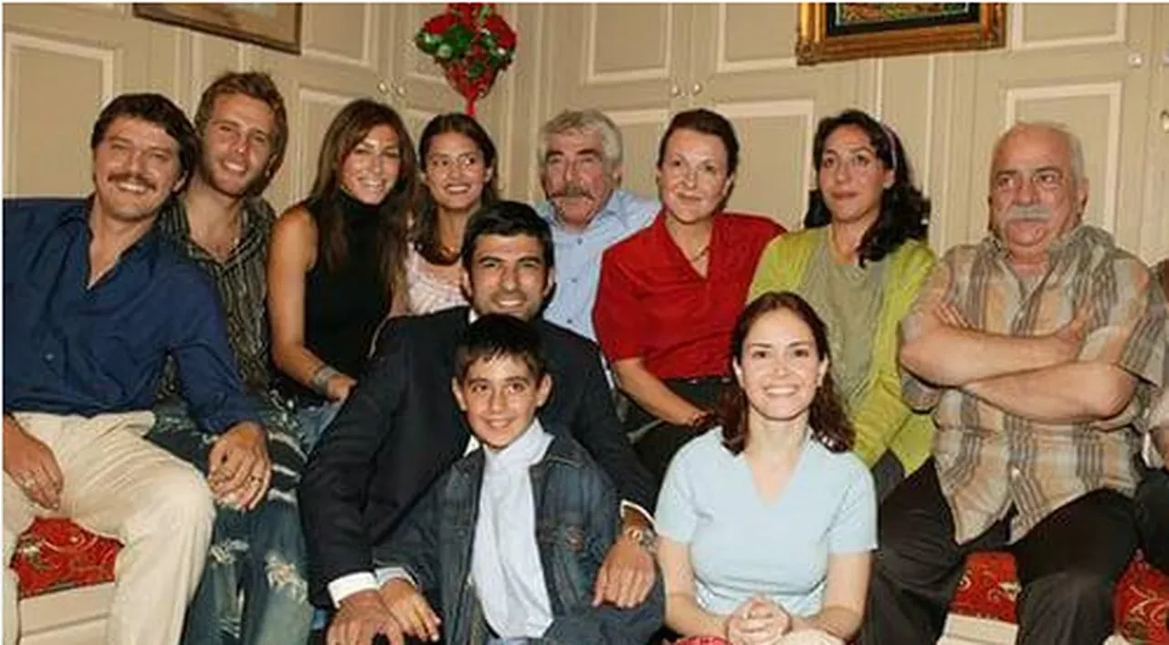 Yabancı Damat oyuncuları buluştu! Binnur Kaya ile Engin Akyürek'ten yürek ısıtan görüntüler 