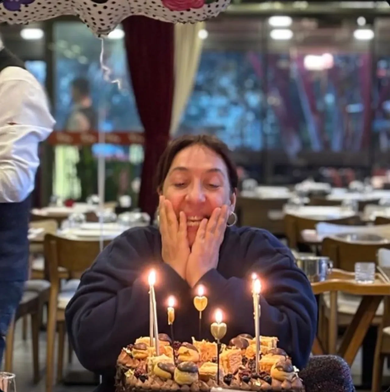 Yabancı Damat oyuncuları buluştu! Binnur Kaya ile Engin Akyürek'ten yürek ısıtan görüntüler 