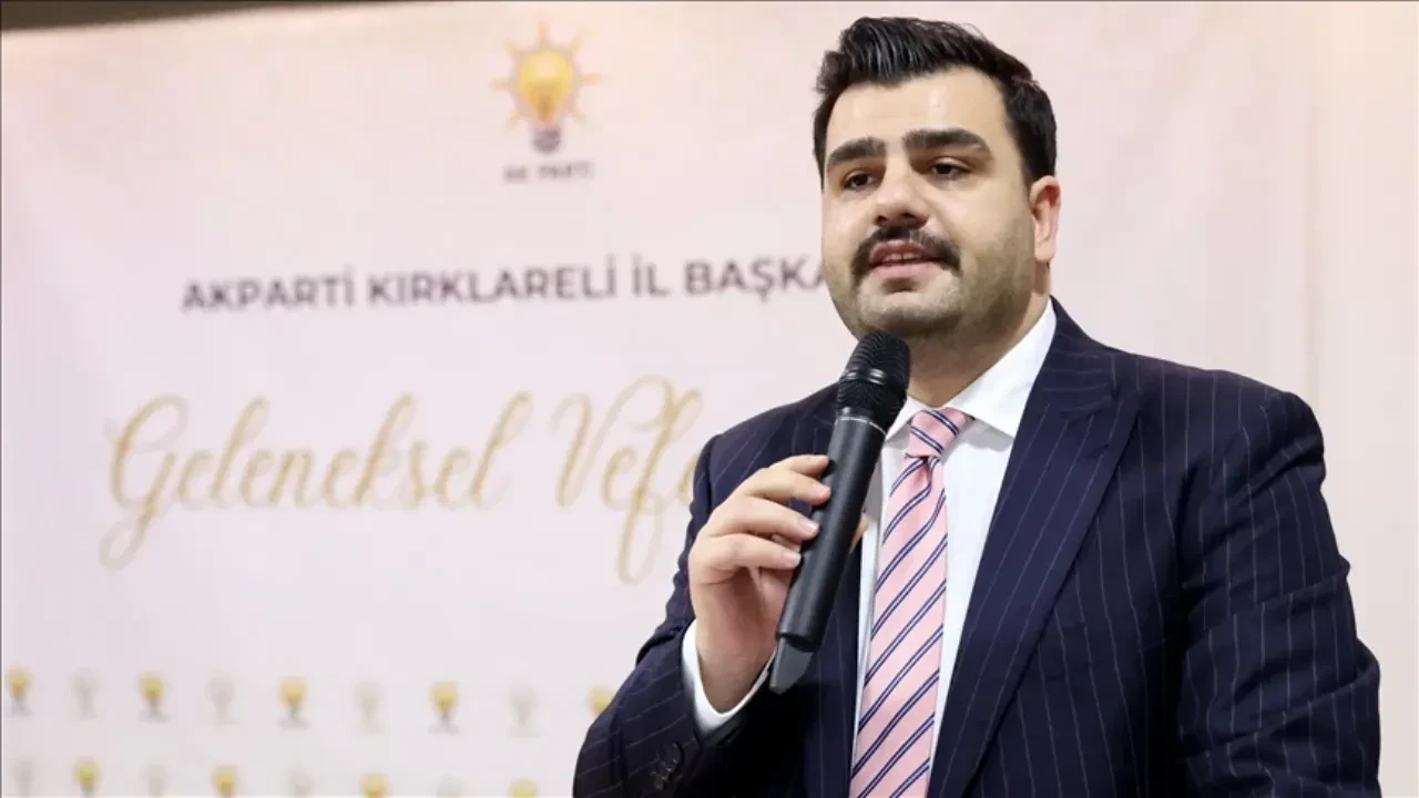 AK Parti’li Eyyüp Kadir İnan'dan Özgür Özel'e sert cevap