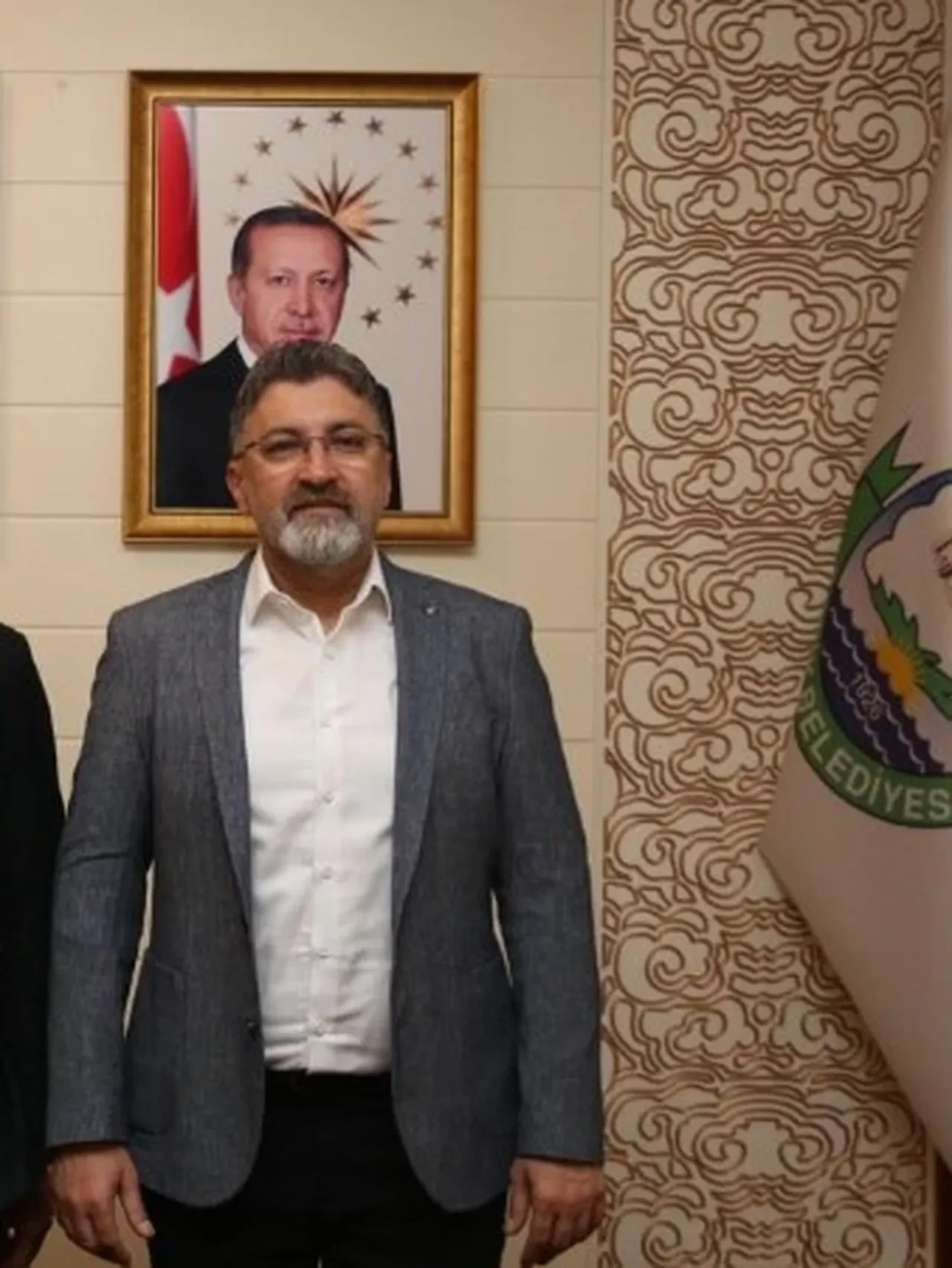 AK Parti'ye geçmişti! Serik Belediye Başkanı Kadir Kumbul'un evi kurşunlandı