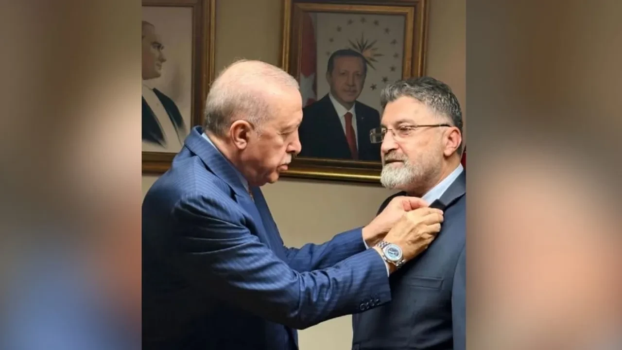 AK Parti'ye geçmişti! Serik Belediye Başkanı Kadir Kumbul'un evi kurşunlandı