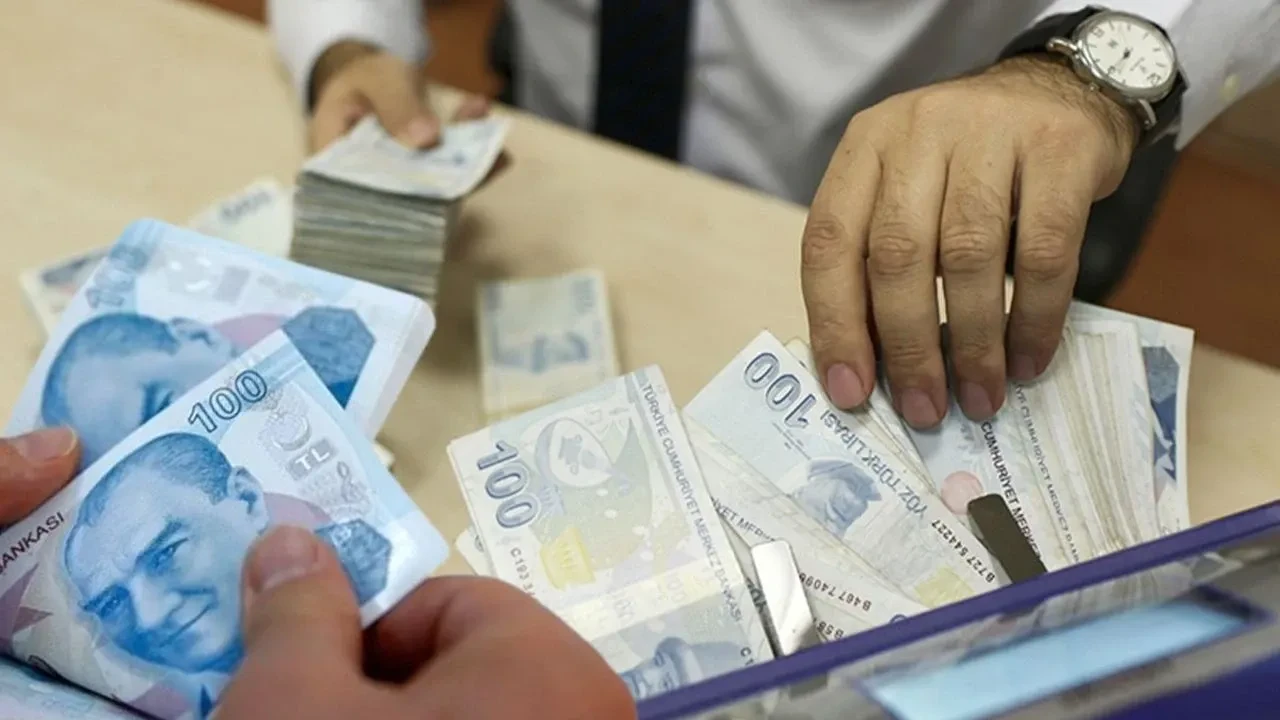 Akbank'tan KOBİ'lere faizsiz 100 bin liraya varan nakit desteği