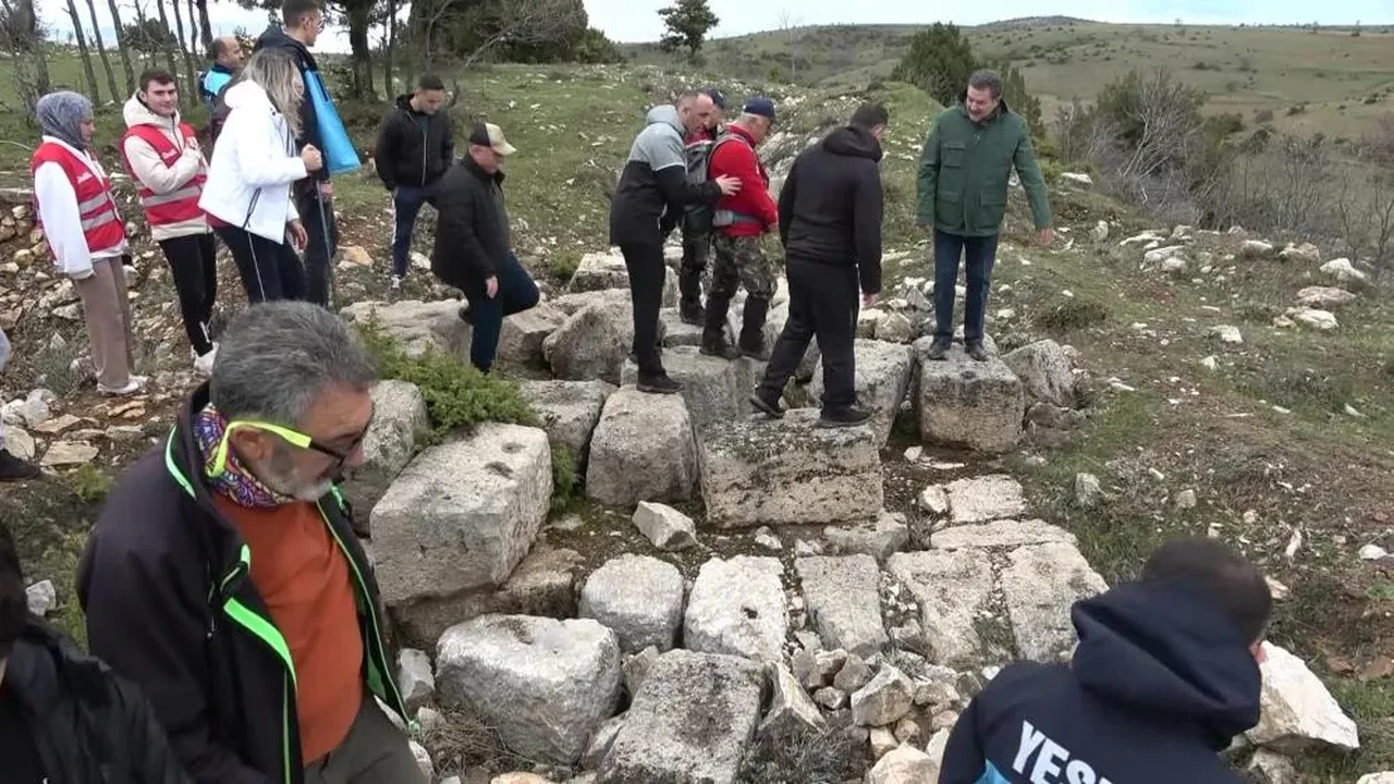 Amasya’da gizemli zirve! Bölgedeki tek Zeus tapınağı: sikkeler, seramik kalıntılar hepsi gün yüzüne çıktı