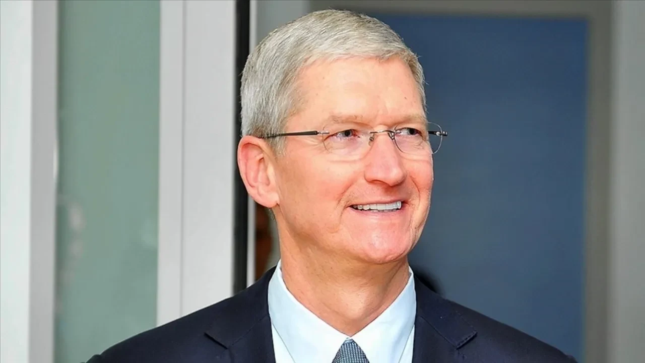 Apple'da bayrak değişimi: Tim Cook görevini devrediyor