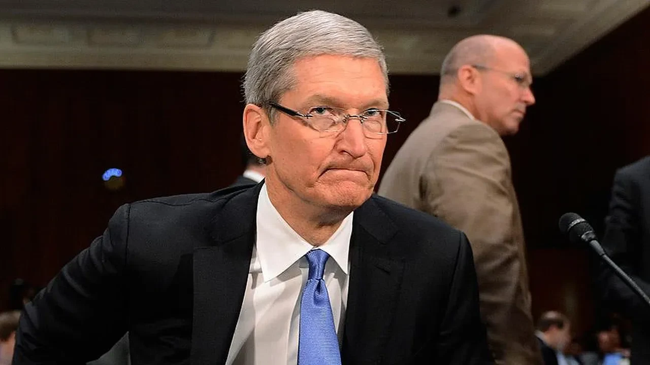 Apple'da bayrak değişimi: Tim Cook görevini devrediyor