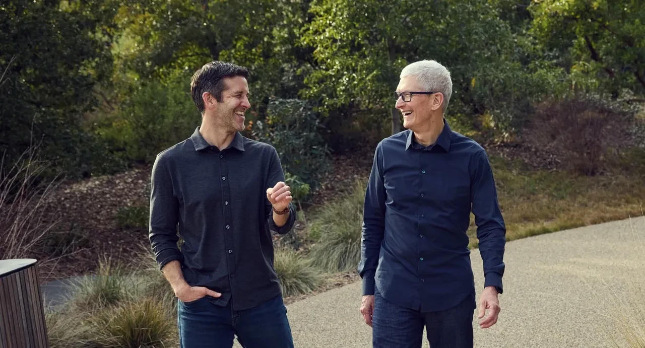 Apple'da bayrak değişimi: Tim Cook görevini devrediyor