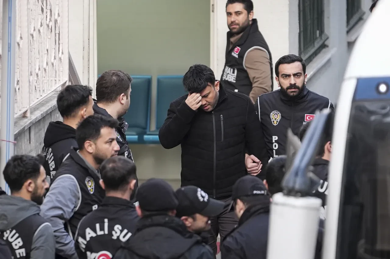 Ataşehir Belediye Başkanı Onursal Adıgüzel ve 19 kişi adliyeye sevk edildi