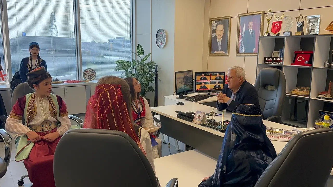 'Avrasya'nın Çocukları'ndan İhlas Holding'e ziyaret: 'Barış Ekmeği' dünyaya umut olacak