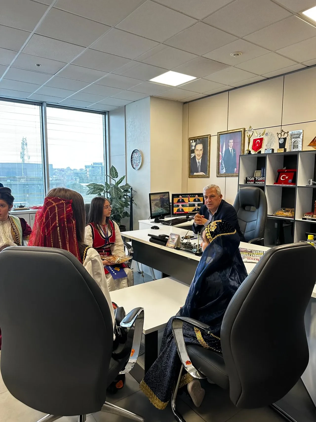 'Avrasya'nın Çocukları'ndan İhlas Holding'e ziyaret: 'Barış Ekmeği' dünyaya umut olacak