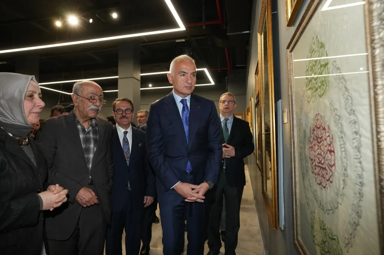 Bakan Ersoy’dan geleneksel sanatlara güçlü destek mesajı