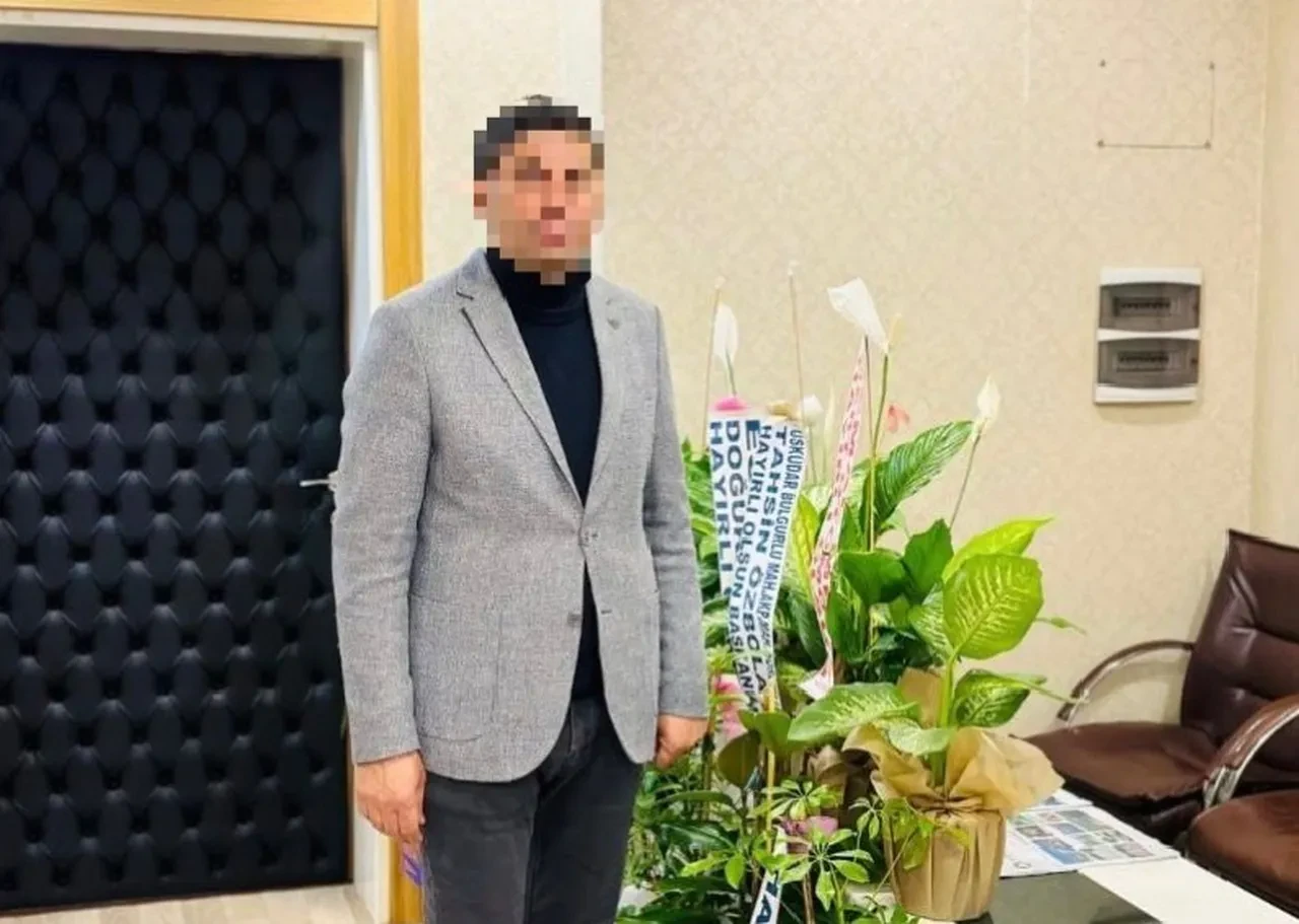 Belediye binasında kan konduran olay! Başkanın sekreterine satırla saldırdı: 1 yaralı...